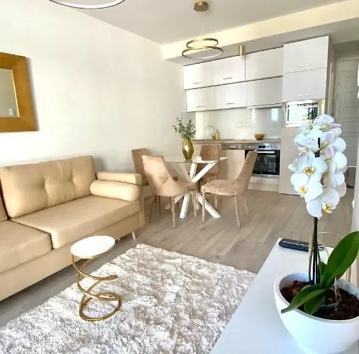 Eastlake Apartament Alsóörs